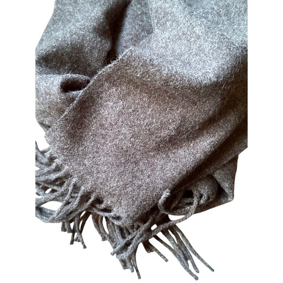 Soft Gray Cashmere & Acrylic Blend Scarf With Fringe Edges Unisex - Picture 4 of 9